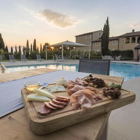 Resort Casale Le Torri Понсакко Екстер'єр фото