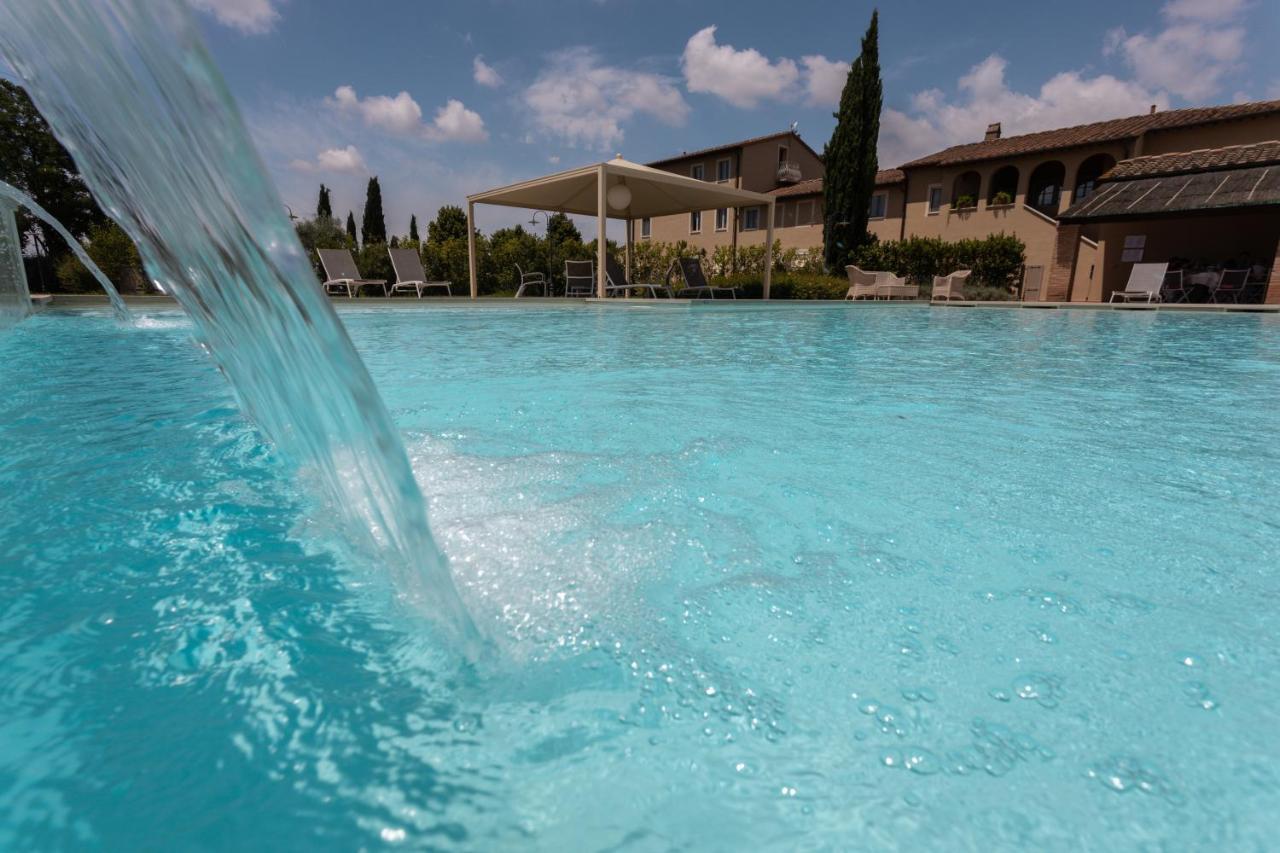 Resort Casale Le Torri Понсакко Екстер'єр фото