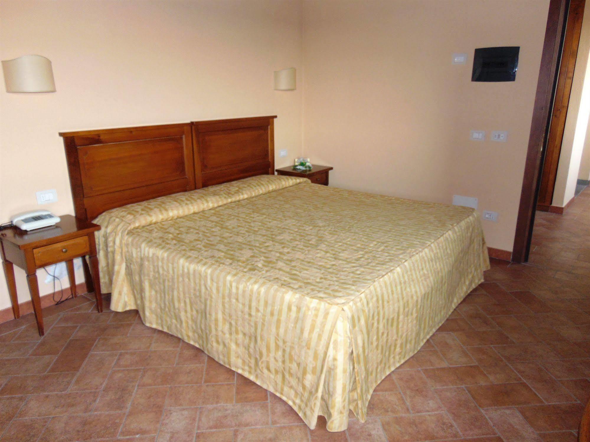 Resort Casale Le Torri Понсакко Екстер'єр фото